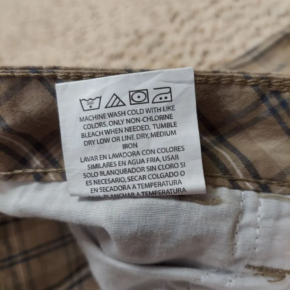WRANGLER Cargo Shorts Men Size 36 Brown Plaid 10" Inseam Pre-Loved Slight Damage - Picture 8 of 12
